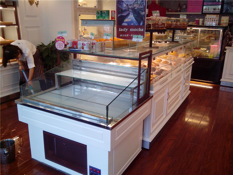 西安食品展示柜帶你去看蛋糕展示柜空間設計變革